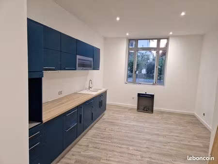 à louer : appartement entièrement rénové aux normes 2020 - 75 m² rdc avec 2 chambres  salo