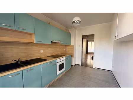 appartement en rez-de-chaussée surélevé