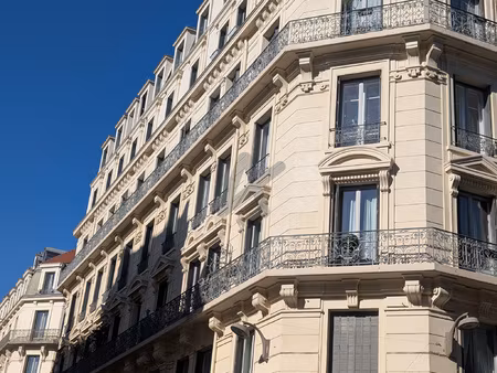 appartement d'exception climatisé et rénové avec ascenseur