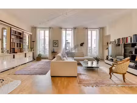 lyon 2 presqu'île | élégant appartement haussmannien de 16