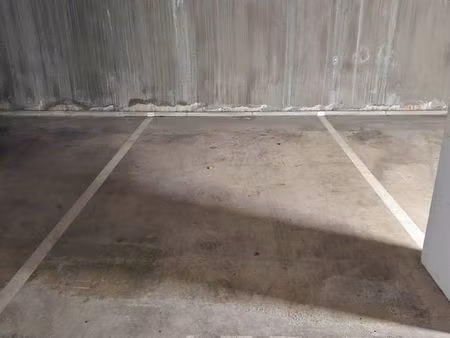 place de parking en résidence à romainville