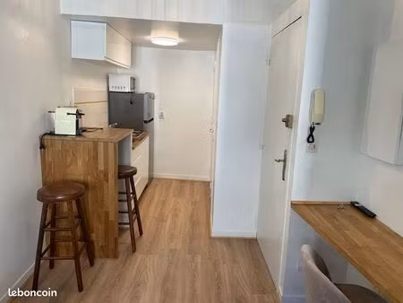 t2 meublé refait à neuf toulon mayol