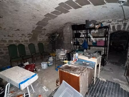 cave - 50 m2 - quai de bourbon 75004 paris