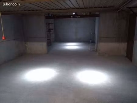 le pradet centre ville - location grand garage de 36m2