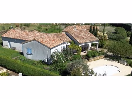 villa avec piscine et garage - les vans à pieds