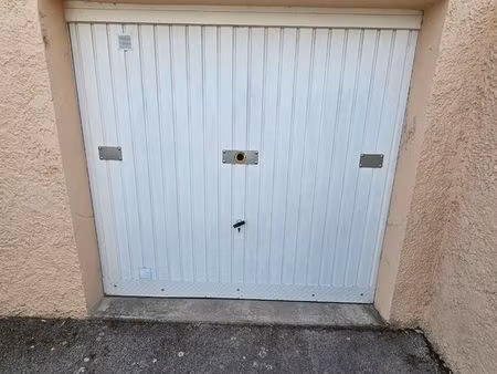 garage 20m2+ parking