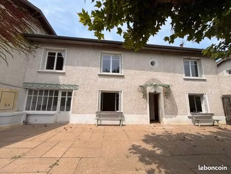 massieux jolie maison 135 m2 val de saône  18 km de lyon beaujolais  dombes  bien exposé  