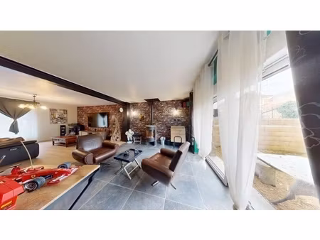 mbelle maison en pierre entièrement rénovée à montmédy