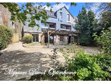 maison de caractère 5 chambres – t1 – jardin – coeur de rostrenen