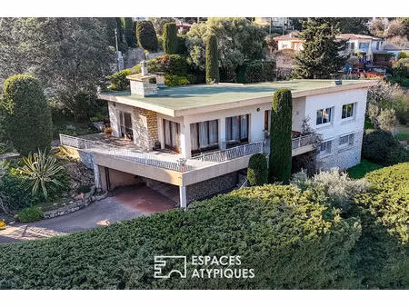 elégance moderniste d'une maison d'architecte de 1965