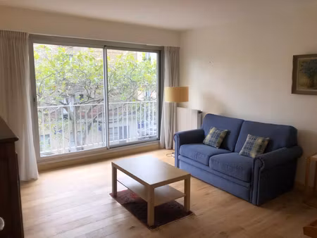 2 pièces + balcon point du jour/jean jaurès