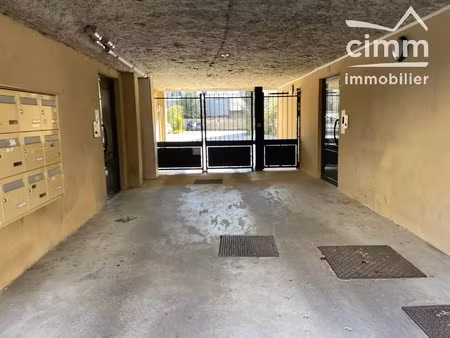 à louer - appartement meublé t2 - centre-ville de coulommiers