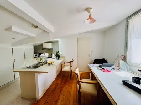 carmes - joli t2 bis avec exterieur