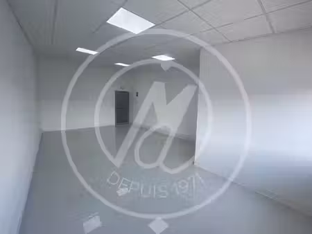688 € ht hc - a louer local de bureau de 43m2 à jarry
