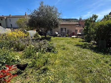 maison a vendre avec terrasse et jardin