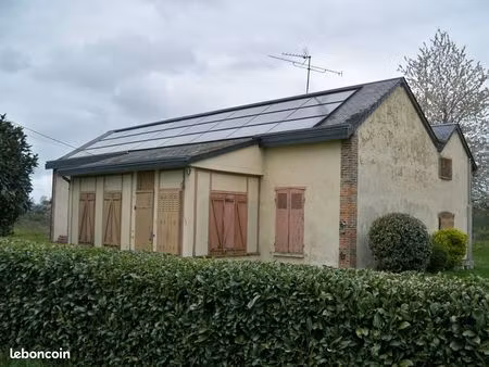 maison de campagne avec petit parc arboré  entièrement clôturé
