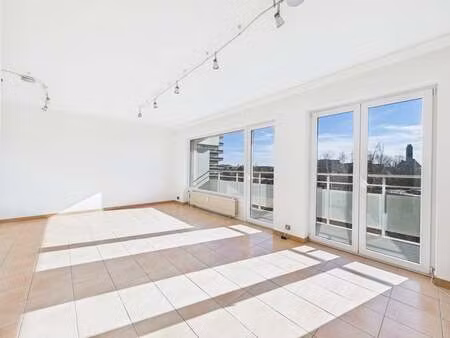 appartement à louer à molenbeek-saint-jean € 1.200 (liwco) - realtycare | zimmo