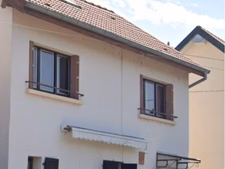 maison à fort potentiel avec extérieurs