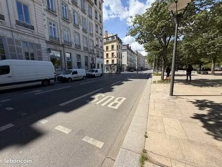 local commercial 70 m²