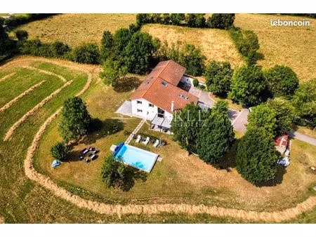 propriété 11 pièces 285 m²