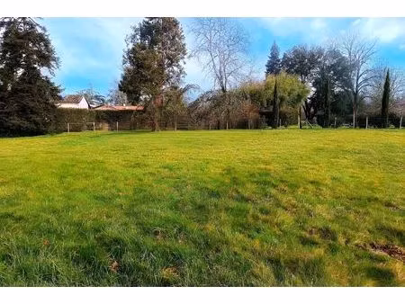 terrain constructible 903 m²