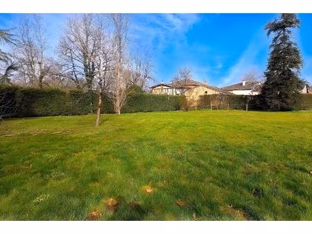 terrain constructible 918 m²