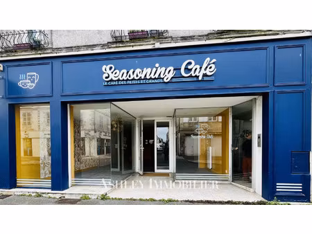 location commerce 150 m² à rochefort (17300)