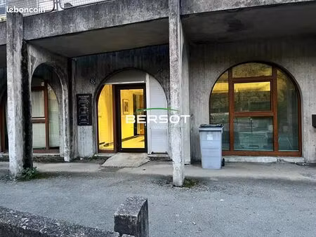 local commercial 169 m²