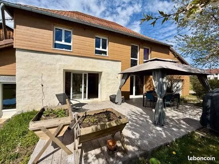 grande maison à bouclans