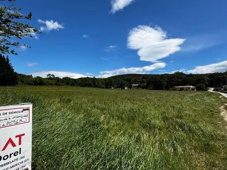 terrain constructible avec permis accepté et purgé – 900 m² – saint-montan