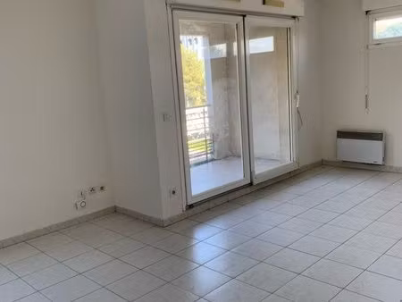 t2 avec box individuel quartier conservatoire