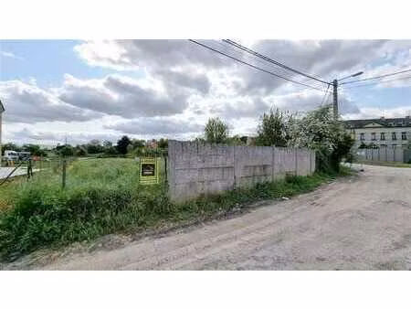 terrain à bâtir de 20 mètres de façade