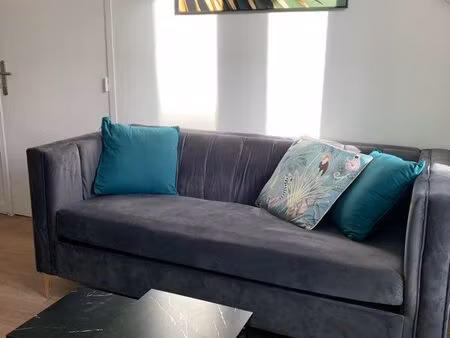 ? t2 rénové  meublé  équipé et fibré ? sans frais d’agence