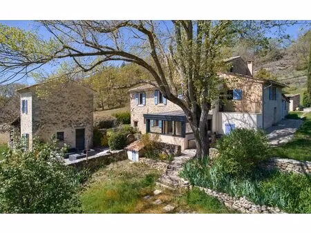 maison de campagne sur 1.3 ha avec piscine