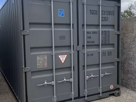 box de stockage 14m² sécurisé – accès véhicule – gosné – 80