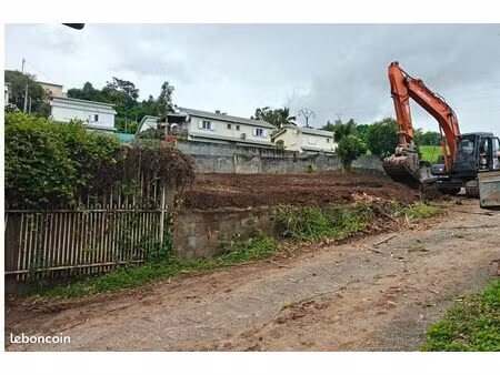 terrain constructible de 593 m2 - ravine des cabris - lot 3