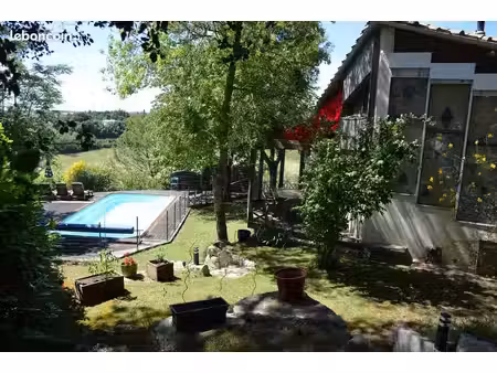 maison d'architecte 200 m² + annexe 30 m2  calme absolu  vue  piscine