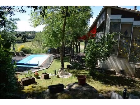 maison d'architecte 230 m²  ossature bois  calme  vue  piscine