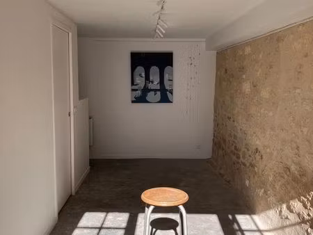 local professionnel / boutique / atelier / studio / galerie