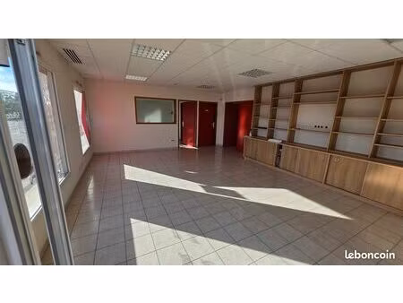 local professionnel / commercial à louer – 170 m² env. – yzeure
