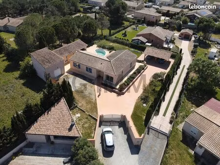 villa spacieuse avec annexe indépendante | piscine et climatisation | floure