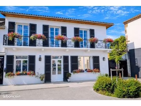 maison de bourg 229m2 ?