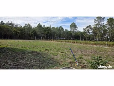 terrain 820 m² parentis en born