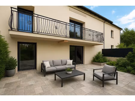 duplex entierement renove avec jardin et terrasse