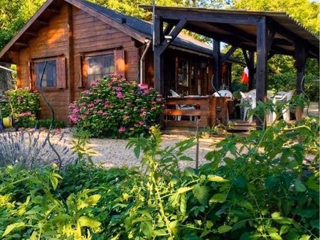 charmant chalet au cœur du périgord noir