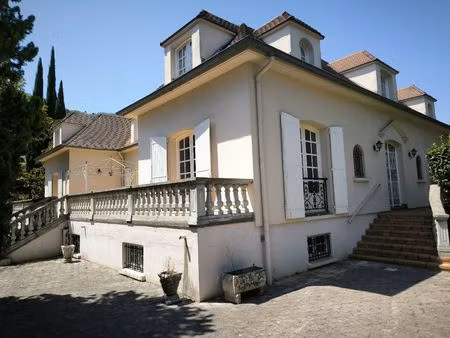 maison ile de france de qualité . jardin clos . foix .