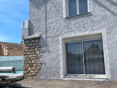 jolie maison de 133m2 sur un terrain de 365m2 avec piscine