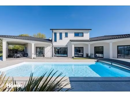 maison/villa t7 de 206 m2 à lamasquère 31600