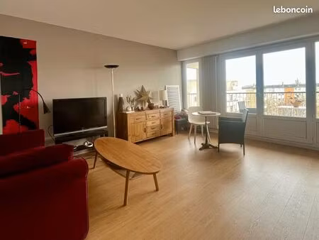 angers - rue louis gain - t2 68 m2 - parking couvert - dpe c - 5e étage