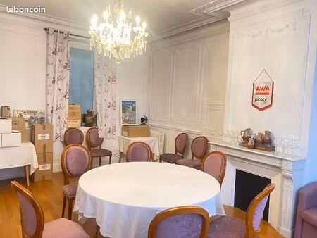 immeuble 1 100 m² dun le palestel